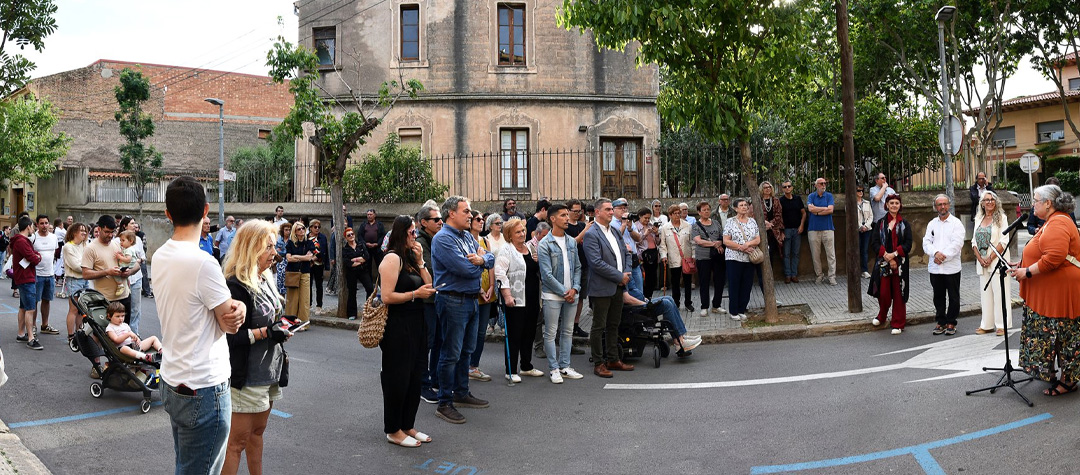 Descoberta oficial de la placa del carrer de l’Ateneu